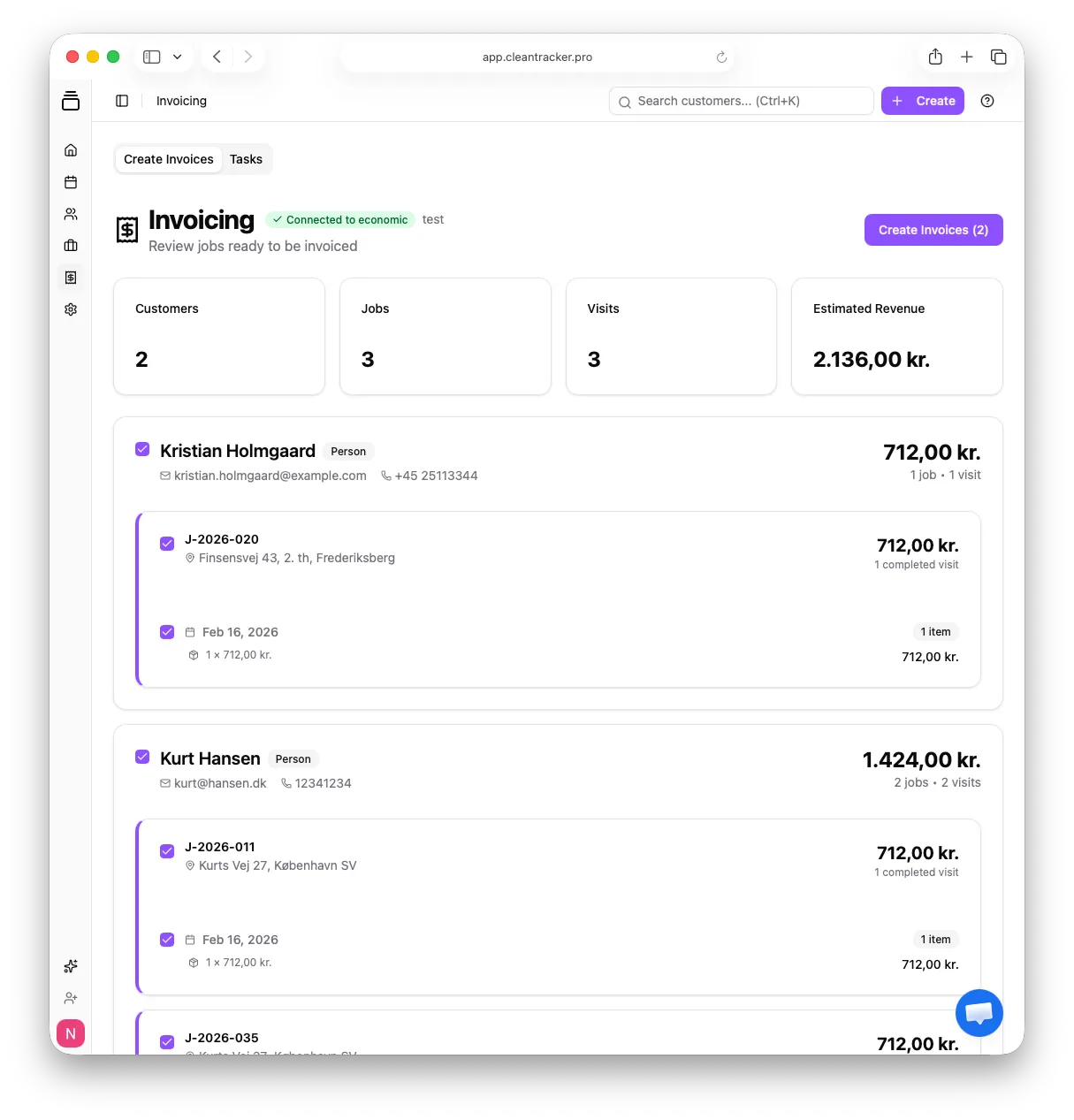 Invoicing in CleanTracker showing customers, jobs, completed visits and amounts ready to invoice.